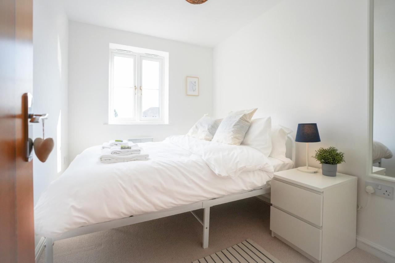 Stylish Apartment With Private Parking Cardiff Exterior photo